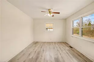 321 Loach St, Asheboro, NC 27203 - Photo 9