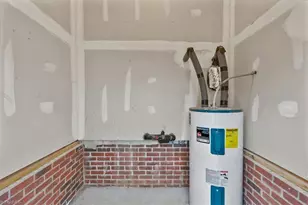 2127 McConnell Rd, Greensboro, NC 27401 - Photo 27