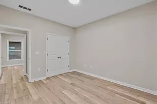 2127 McConnell Rd, Greensboro, NC 27401 - Photo 15