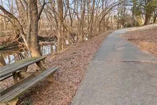 708 E Lake Dr, Greensboro, NC 27401 - Photo 31