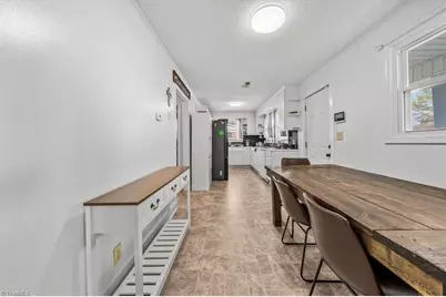 724 E Main Street, Seagrove, NC 27341 - Photo 5