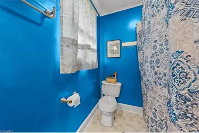 724 E Main Street, Seagrove, NC 27341 - Photo 15