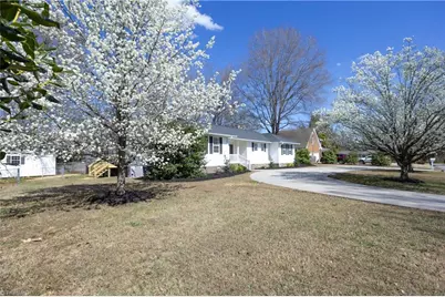 1312 Greenwood Terrace, Burlington, NC 27215 - Photo 5
