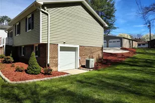 127 Miller St, Mount Airy, NC 27030 - Photo 7