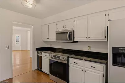 10 Park Village Lane #E, Greensboro, NC 27455 - Photo 9