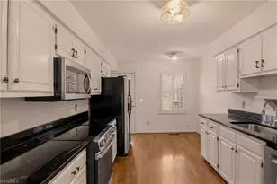 10 Park Village Ln, Greensboro, NC 27455 - Photo 11