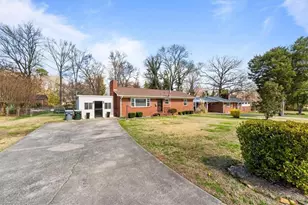 1025 Parkview St, Asheboro, NC 27203 - Photo 3