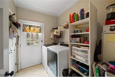 4118 Chatham Hill Drive, Winston-Salem, NC 27104 - Photo 37