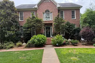 4118 Chatham Hill Dr, Winston-Salem, NC 27104 - Photo 3