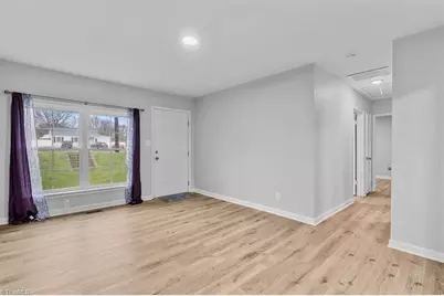 1502 Summit Avenue, Greensboro, NC 27405 - Photo 7