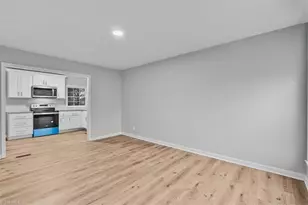 1502 Summit Ave, Greensboro, NC 27405 - Photo 5