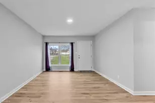 1502 Summit Ave, Greensboro, NC 27405 - Photo 9