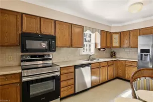 29 Brownstone Ln, Greensboro, NC 27410 - Photo 31