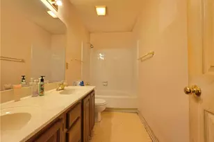 4106 Broadacres Dr, Greensboro, NC 27407 - Photo 11