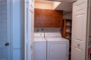 27 Fountain Manor Dr, Greensboro, NC 27405 - Photo 19