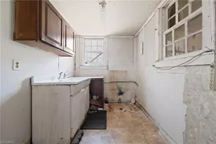 1816 McCormick St, Greensboro, NC 27406 - Photo 9