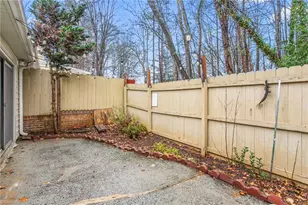 2662 Cottage Pl, Greensboro, NC 27455 - Photo 15