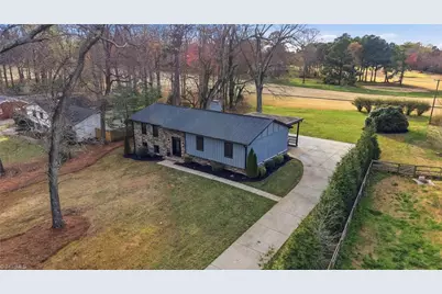 4900 Forest Oaks Drive, Greensboro, NC 27406 - Photo 33