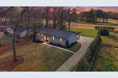 4900 Forest Oaks Drive, Greensboro, NC 27406 - Photo 39