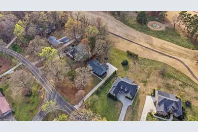 4900 Forest Oaks Drive, Greensboro, NC 27406 - Photo 35