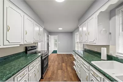 800 Creekside Drive, High Point, NC 27262 - Photo 17