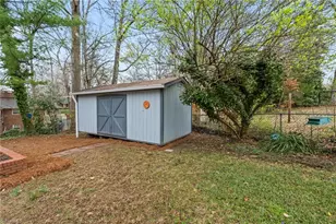 800 Creekside Dr, High Point, NC 27262 - Photo 39