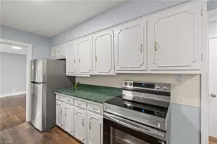 800 Creekside Dr, High Point, NC 27262 - Photo 15