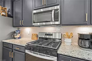 672 Mahogany Dr, Thomasville, NC 27360 - Photo 11