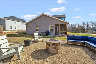 672 Mahogany Dr, Thomasville, NC 27360 - Photo 39