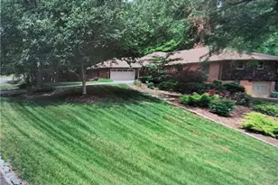 5 Windsor Cir, Thomasville, NC 27360 - Photo 5