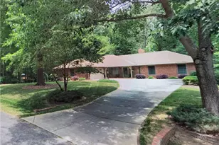 5 Windsor Cir, Thomasville, NC 27360 - Photo 1