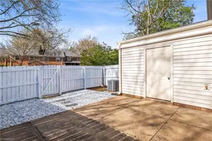 3229 Regents Park Ln, Greensboro, NC 27455 - Photo 27