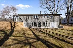 1062 Jackson St, Burlington, NC 27217 - Photo 5