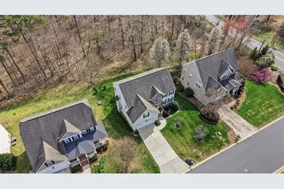 102 Jamestown Oaks Drive, Jamestown, NC 27282 - Photo 3