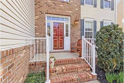 102 Jamestown Oaks Drive, Jamestown, NC 27282 - Photo 3