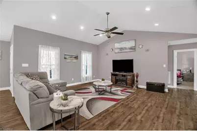 1004 Black Farm Road, Thomasville, NC 27360 - Photo 9