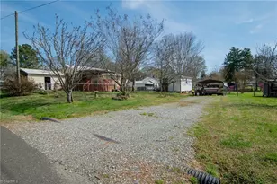 407 N 9th St, Mebane, NC 27302 - Photo 47