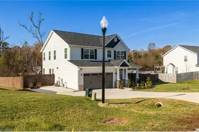 128 S Honey Locust Drive, Thomasville, NC 27360 - Photo 3