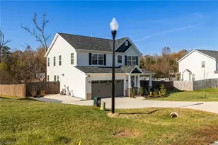 128 S Honey Locust Dr, Thomasville, NC 27360 - Photo 3