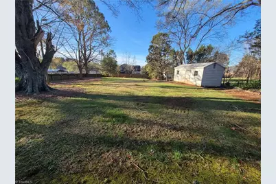 125 Emsley Street, Winston-Salem, NC 27103 - Photo 11