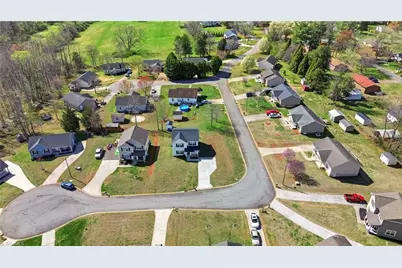 112 McCleskey Drive, Yadkinville, NC 27055 - Photo 3