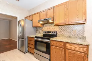 351 S Cherry St, Kernersville, NC 27284 - Photo 5