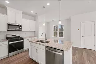 910 Plum Crk Pl, Greensboro, NC 27405 - Photo 15