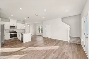 910 Plum Crk Pl, Greensboro, NC 27405 - Photo 7