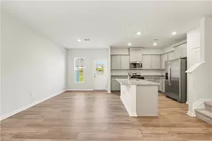 1417 Allegheny River St, Greensboro, NC 27405 - Photo 9