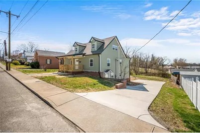 303 Orchard Street, Mount Airy, NC 27030 - Photo 3