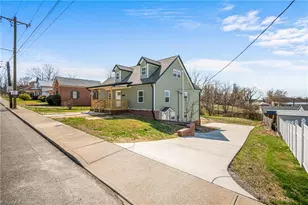 303 Orchard St, Mount Airy, NC 27030 - Photo 3
