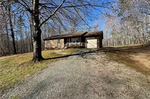 1055 Brookridge Dr, Walnut Cove, NC 27052 - Photo 3