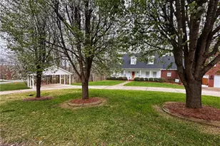 345 Arbor Ln, Eden, NC 27288 - Photo 9