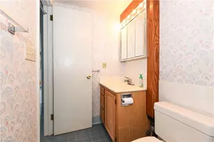 1804 Strathmore Dr, Greensboro, NC 27410 - Photo 27